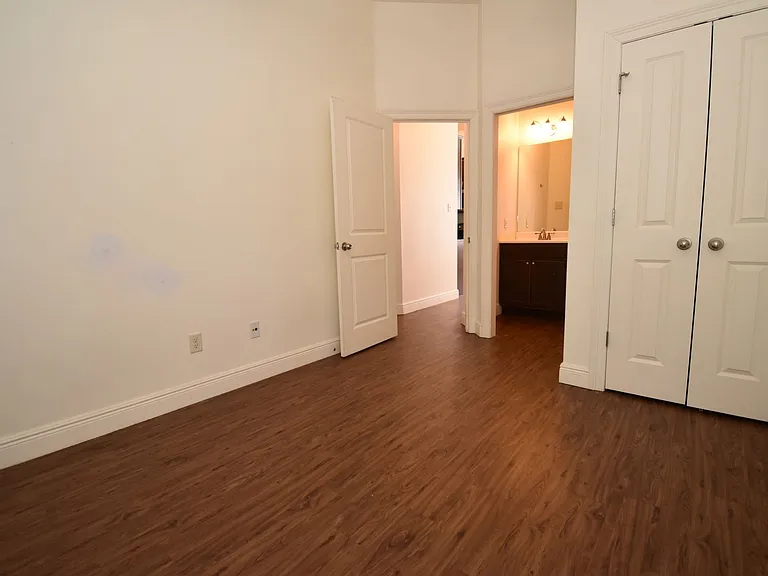 2408-2464 W Barnett Springs Ave — Photo 21