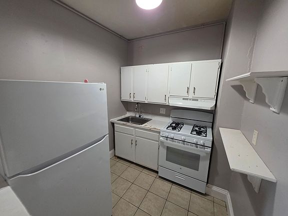 4th image of 56 Brighton Ave #5