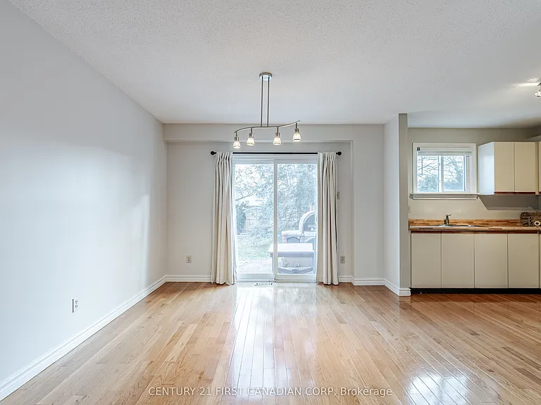 160 Conway Dr #7 — Photo 11