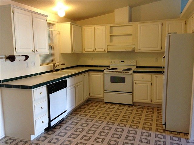 1st image of 211 Morse St