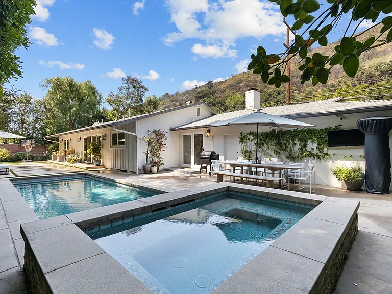 3286 Mandeville Canyon Rd — Photo 27