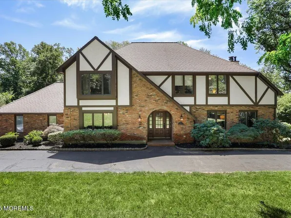 16 Sherwood Court, Holmdel, NJ 07733