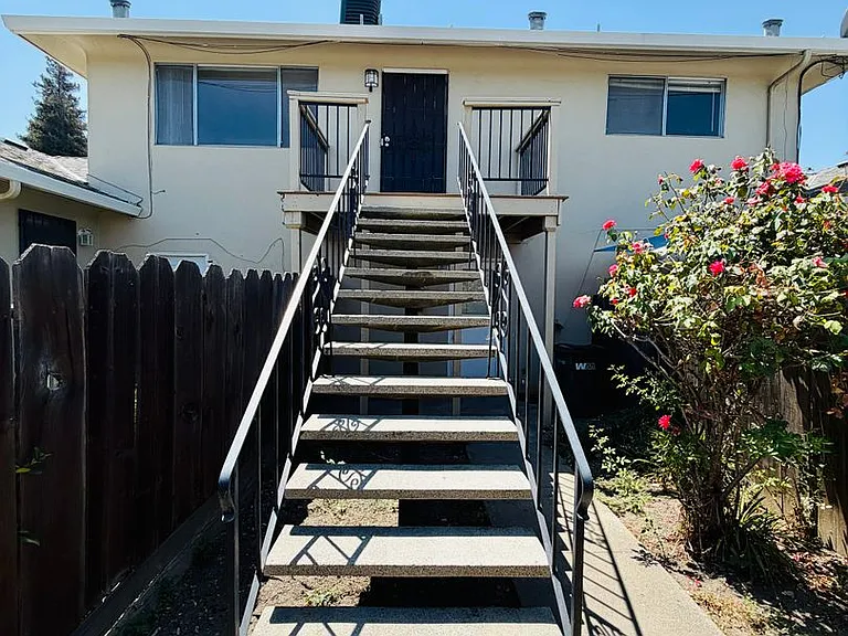 203 W Benjamin Holt Dr — Photo 1