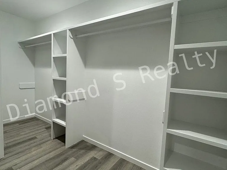 2124 N Bradbury Ln — Photo 17