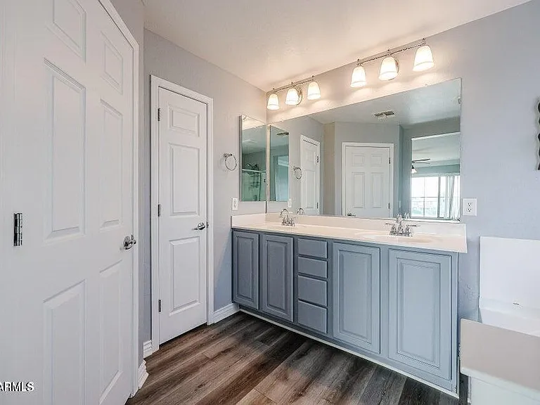 10863 W Washington St — Photo 26