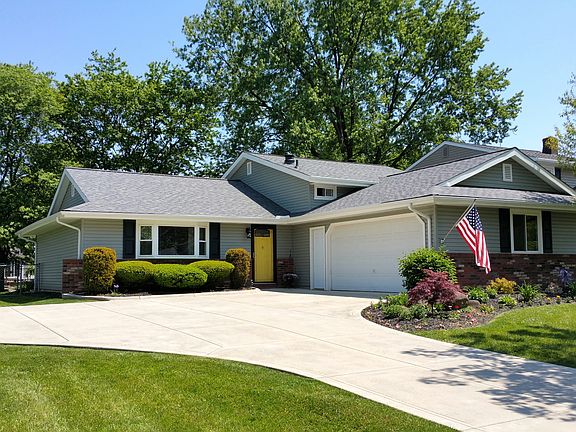 2nd image of 15641 Creekwood Ln