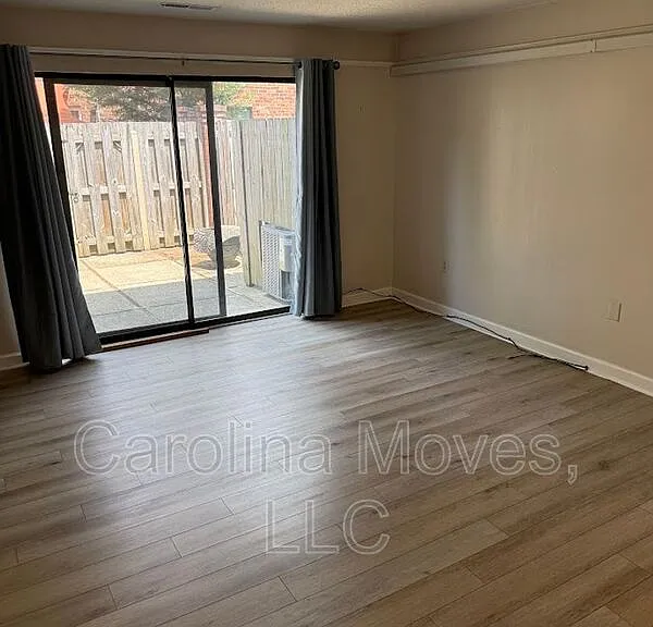 2530 E North St #15-E — Photo 2