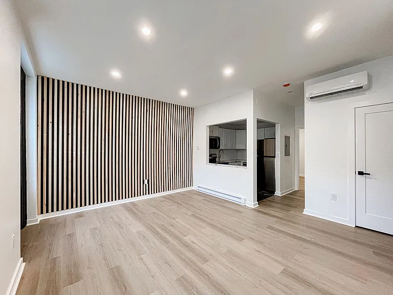 208 Warren St — Photo 85