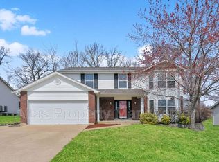 620 Bennington Dr, Saint Charles, MO
