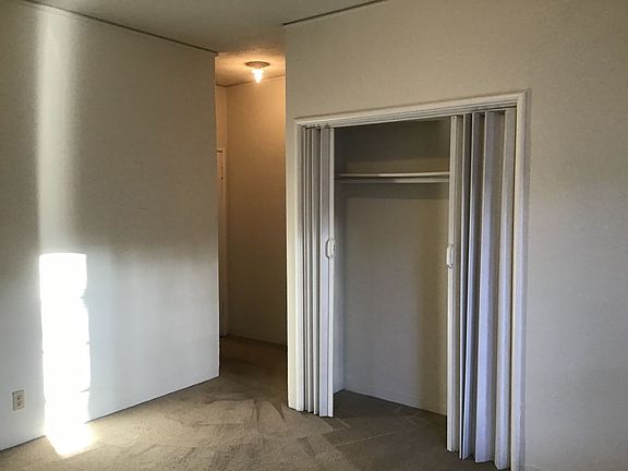 3rd image of 2330 Capitol Ave #3