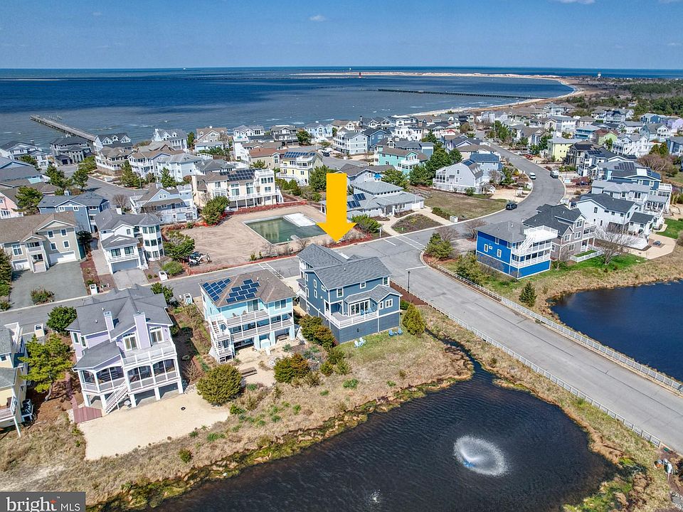 1st image of 323 W Cape Shores Dr
