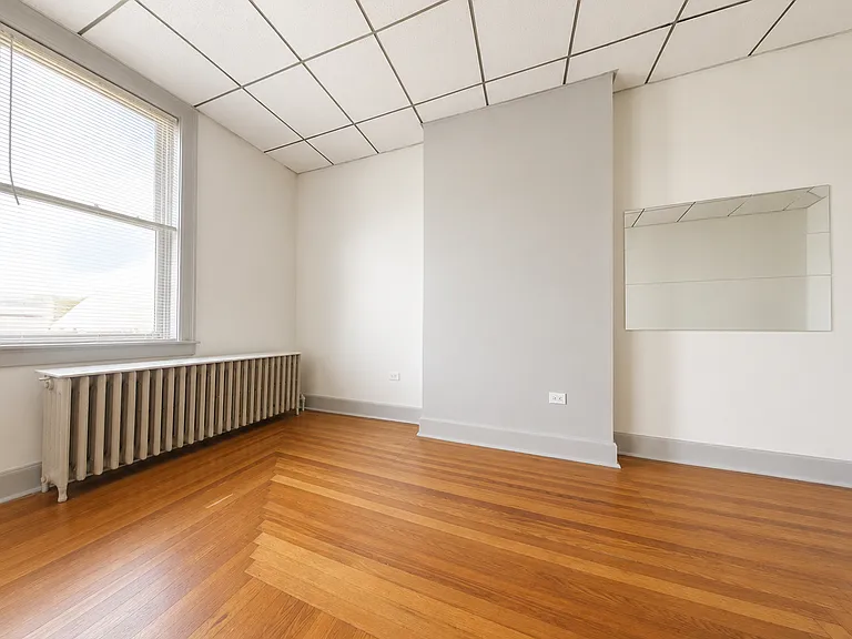 217 S Jefferson St #6 — Photo 2