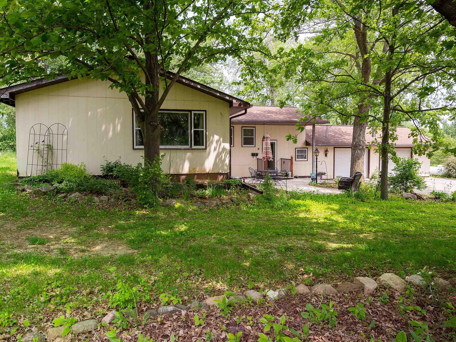 604 E 2nd St, Beaman, IA 50609 Zillow