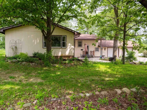 604 E 2nd St, Beaman, IA 50609