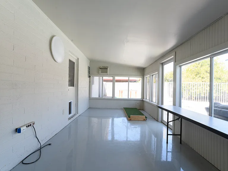 1028 E Wesleyan Dr — Photo 9