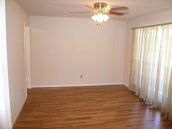 4th image of 22703 Elkana Deane Ln