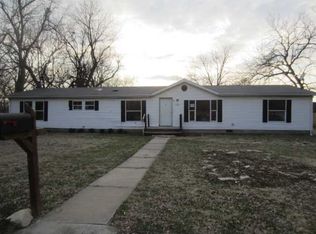 1509 Mansfield St, Winfield, KS 67156