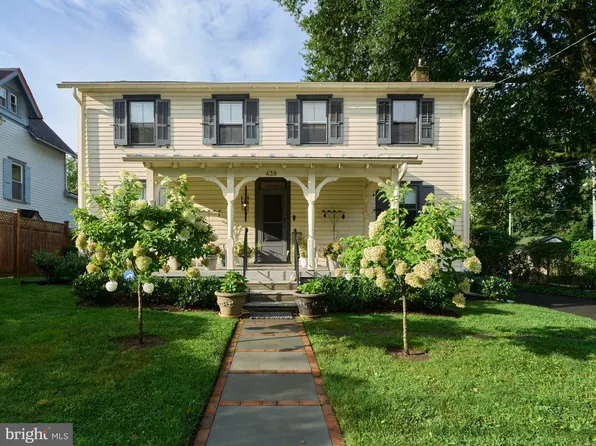 438 Old Lancaster Rd, Haverford, PA 19041