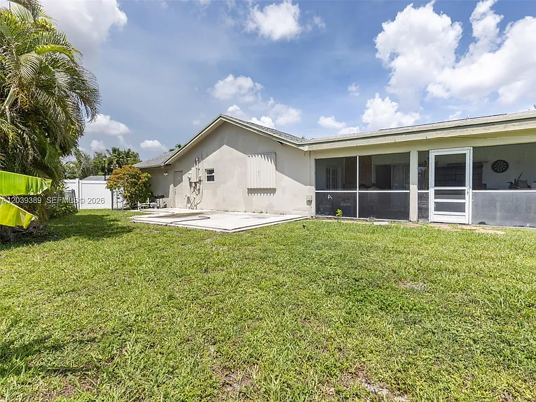 19323 Carolina Cir — Photo 27