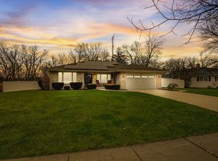 865 Happ Rd, Winnetka, IL 60093