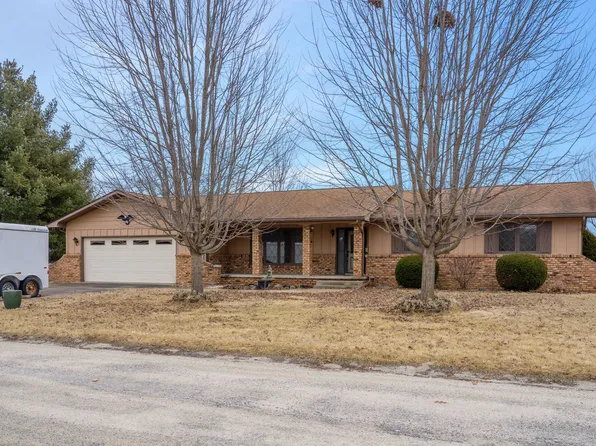 67 Crestview Dr, Geneseo, IL 61254