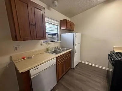 618 Mill St #B — Photo 2