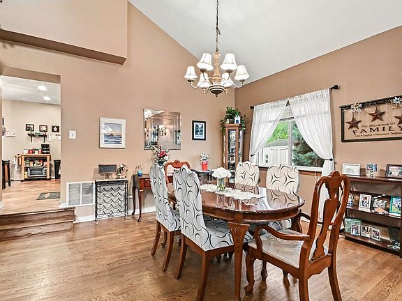 4th image of 1407 Martin Ct