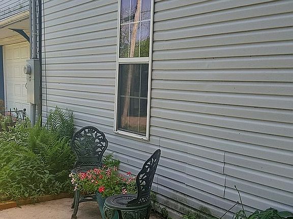 4th image of 109 W Railroad St