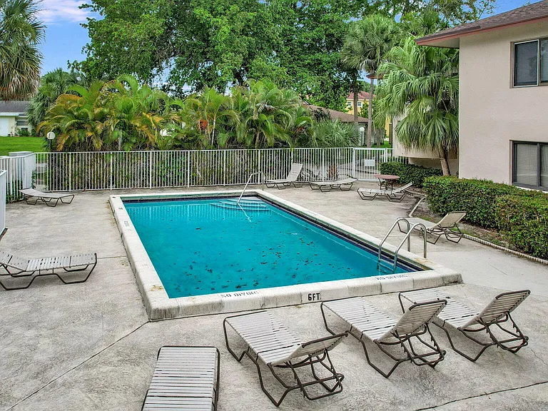 12641 Westhampton Cir #C311 — Photo 36