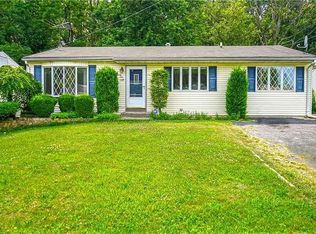 139 Kendall Dr, Parlin, NJ 08859