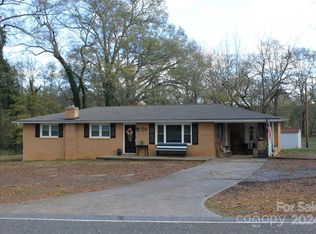 327 Chesterfield Rd, Mooresboro, NC 28114
