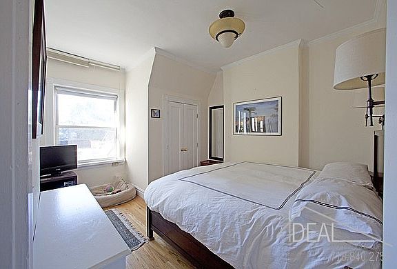 4th image of 48 Montgomery Pl APT 4