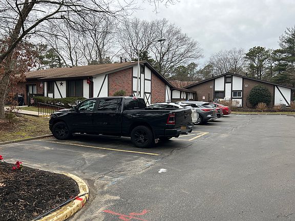 3rd image of 515 Daryl Dr