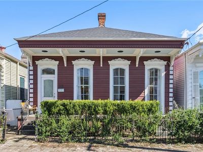 915 3rd St, New Orleans, LA, 70130