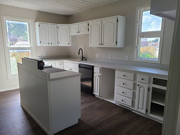 3rd image of 310 E 11th Ave