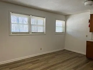 55 Woodcott Rd — Photo 2