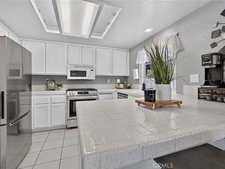 25860 Margaret Ave — Photo 3