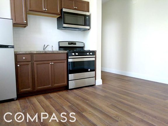 2nd image of 12010 Rockaway Beach Blvd APT 208
