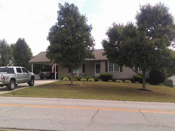 2nd image of 399 Iris Ln