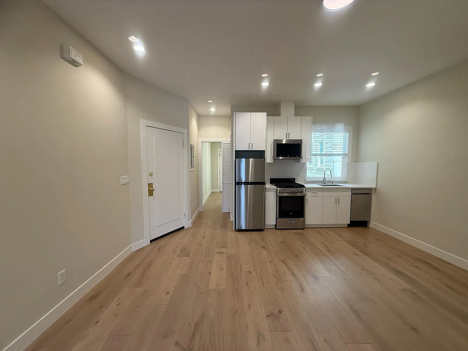 2 bed, $6,995 — Photo 3