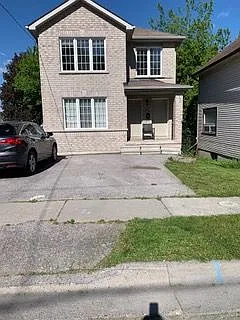 27 Nassau St #2