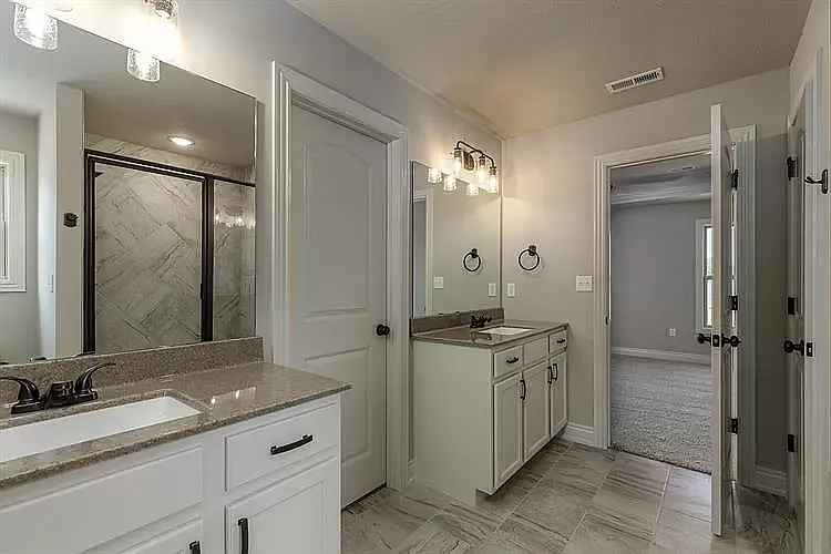 1905 Kenilworth Dr — Photo 12