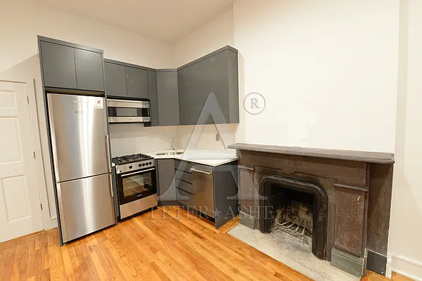 Rented by Peter Ashe | media 28