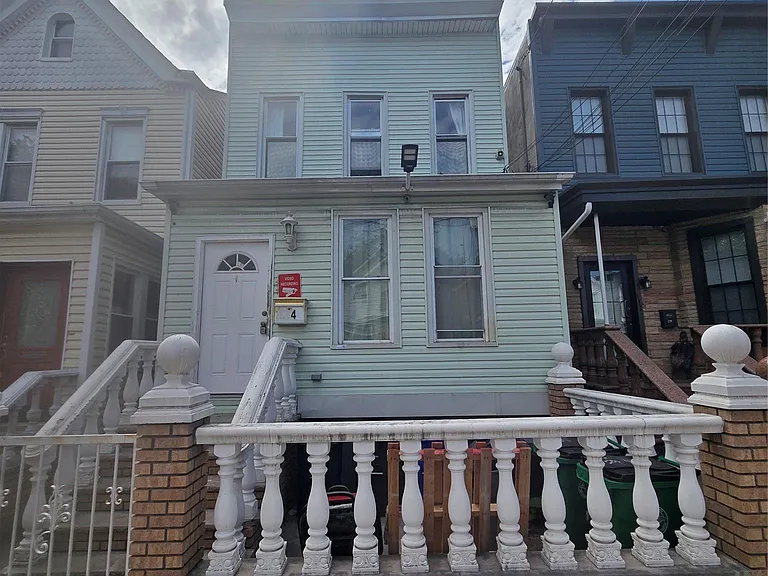 114 Essex St — Photo 1