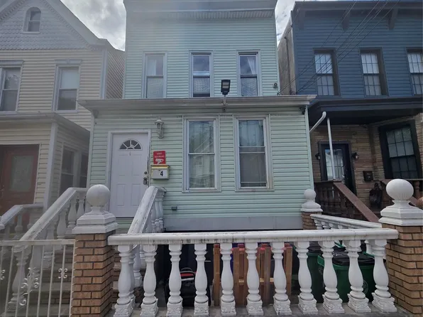 114 Essex St, Brooklyn, NY 11208