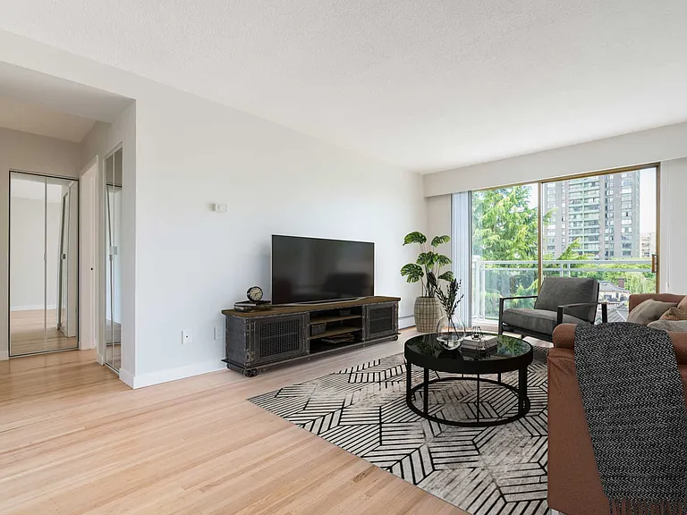 840 Broughton St #207 — Photo 8
