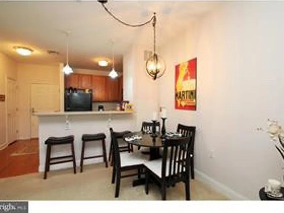 200 W Elm St #1206