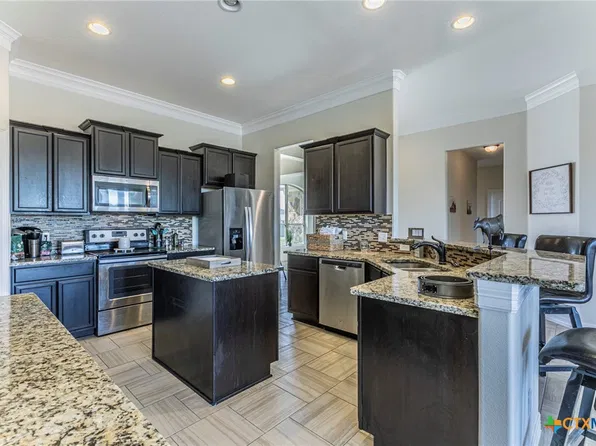 300 Magan Ln, Jarrell, TX 76537