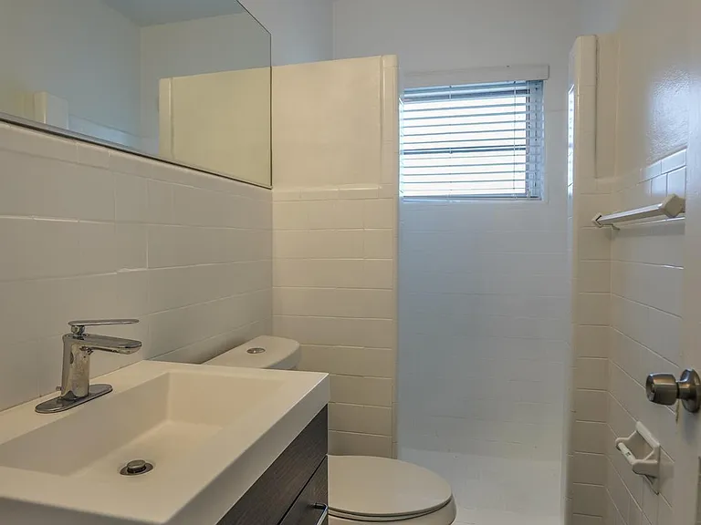 433 NE 82nd St #11 — Photo 17