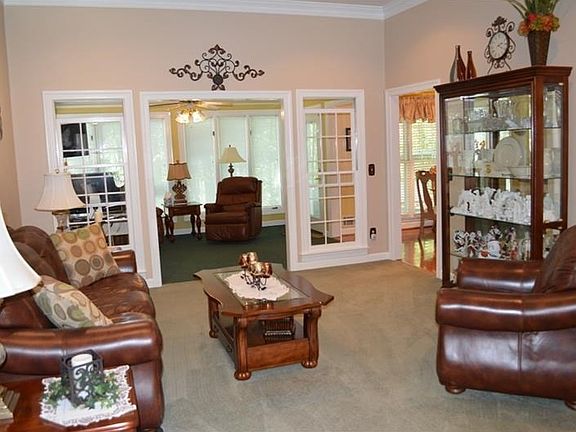 5th image of 2053 Perrin Dr